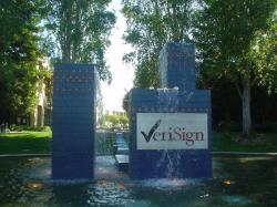 Фонтан возле главного офиса VeriSign в Калифорнии