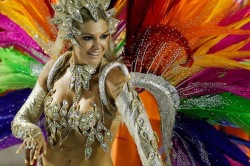 Кадр с карнавала в Рио-де-Жанейро в феврале 2012 года