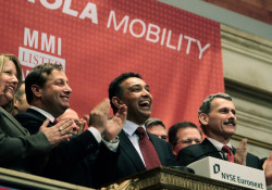 Фото с открытия Motorola Mobility. Автор: Chris Hondros/Getty Images North America