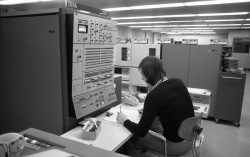Мейнфрейм IBM System/360 в 1973 году