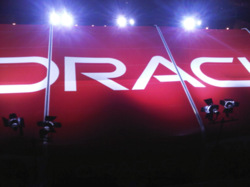 Растяжка Oracle на OpenWorld 2010
